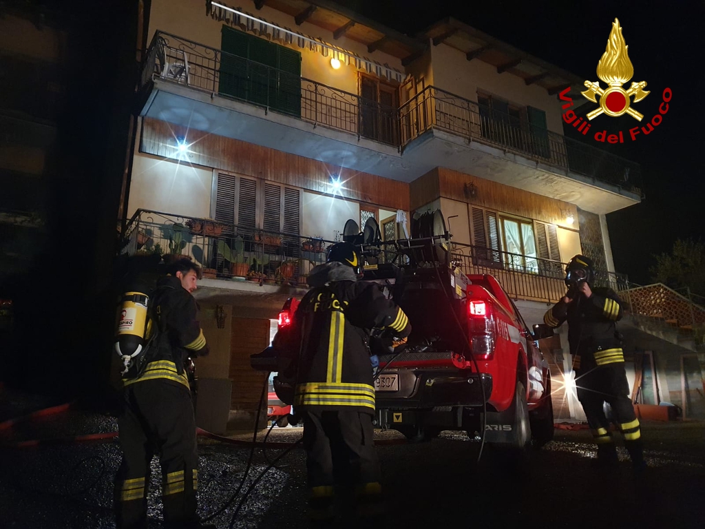 Incendio a Panzano, 2 famiglie senza casa