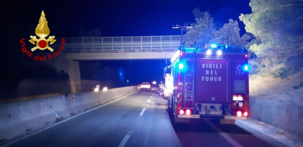 Cadono pezzi di cavalcavia, Aurelia chiusa dopo Livorno