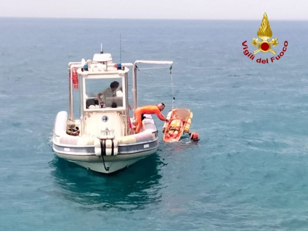 Si sente male in spiaggia a Punta Righini