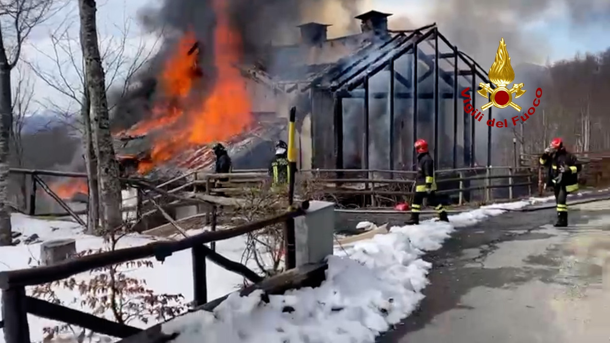 Distrutta dalle fiamme abitazione all'Abetone