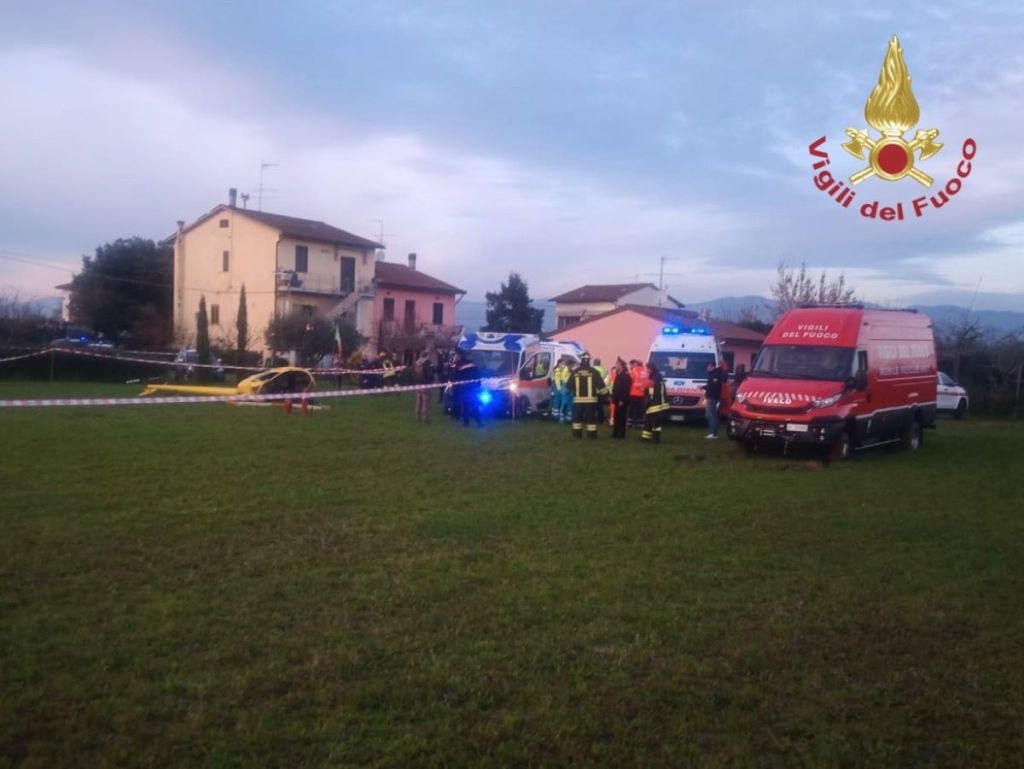 Cade elicottero nei pressi di Prato, muore il pilota