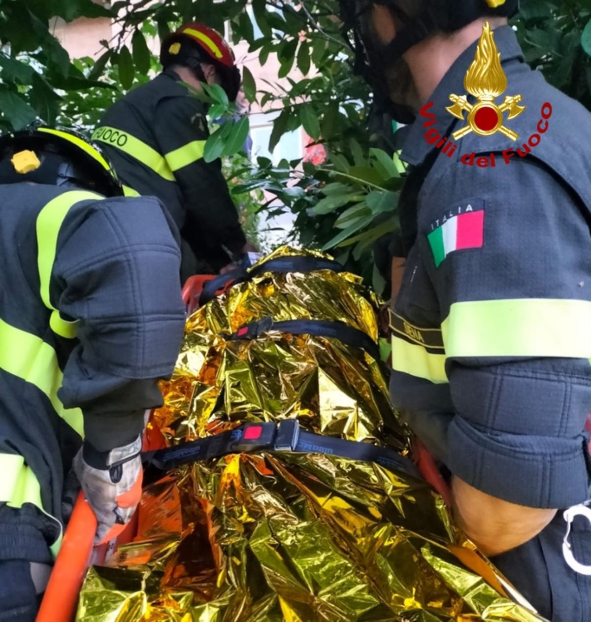 Scivola in una scarpata a San Miniato: intervento dei vigili dei fuoco speleologi