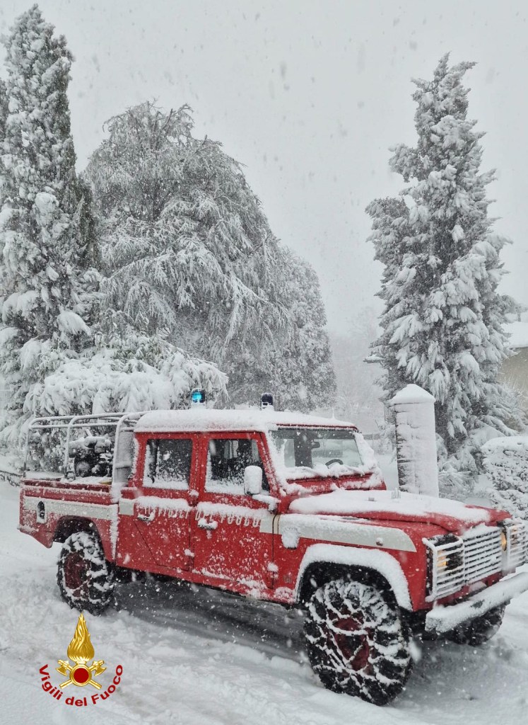 Forte nevicata nella zona dell'Amiata, disagi alla viabilità