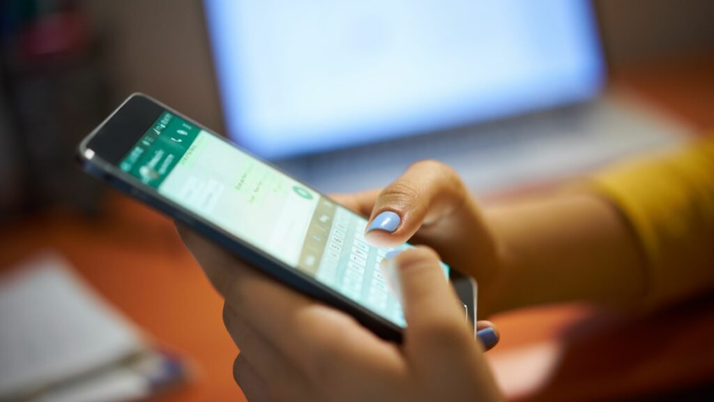Whatsappdown, consumatori sul piede di guerra: “50 euro di danni a persona”