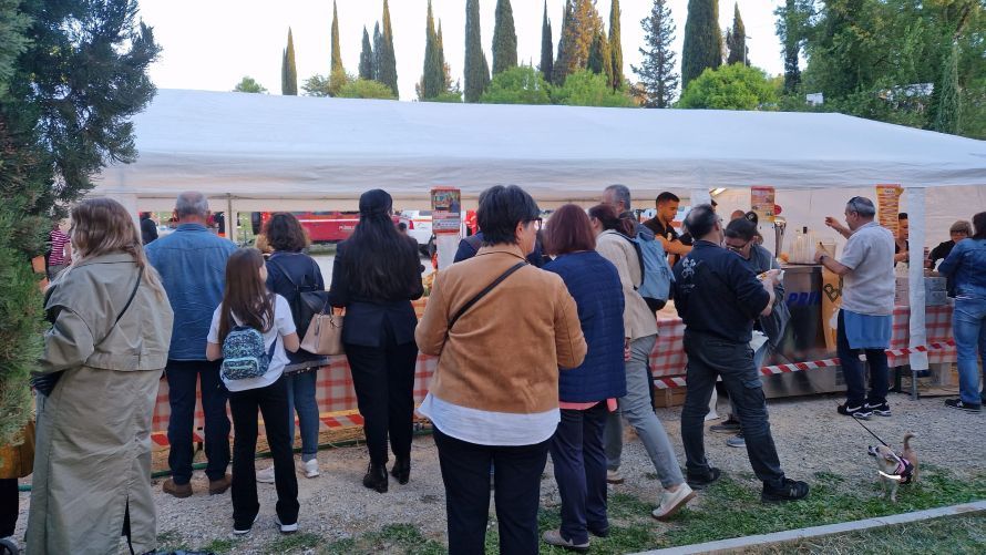 San Lucchese a Poggibonsi: 650 panini e quintali di specialit&agrave;. Il successo della Pubblica Assistenza